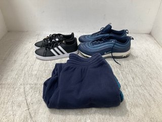 2 X ASSORTED TRAINERS TO INCLUDE COTTON TRADERS MENS JOGGERS IN NAVY UK SIZE M: LOCATION - H16