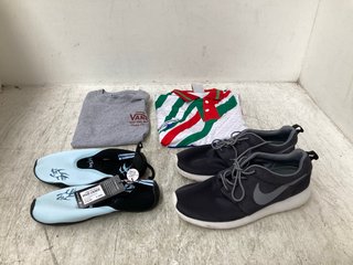 QTY OF ASSORTED MEN CLOTHES AND SHOES TO INCLUDE VANS CREW NECK T-SHIRT IN GREY UK SIZE XS: LOCATION - H15