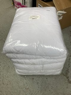 PACK OF 5 QUILT TOP MATTRESS PROTECTORS 183 CM X 200CM: LOCATION - H10