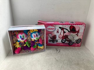 TRENDY DOLLS PRAM IN PINK/RED TO INCLUDE DISNEY 100 MICKEY AND MINNIE MOUSE 33CM PLUSH FIGURES LIMITED EDITION: LOCATION - E6