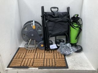 4 X ASSORTED GARDEN ITEMS TO INCLUDE PRO-KLEEN 8L PRESSURE SPRAYER IN GREEN: LOCATION - E9