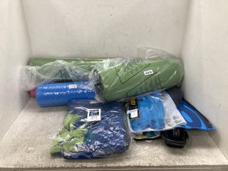 QTY OF ASSORTED SPORT ITEMS TO INCLUDE CRESSI JUNIOR MASK & SNORKEL SET: LOCATION - E9