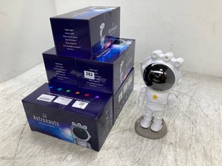 6 X ASTRONAUTS STARRY SKY PROJECTORS: LOCATION - E15