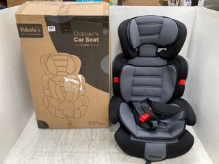 KIDOOLA CHILDRENS CAR SEAT IN GREY/BLACK: LOCATION - E15