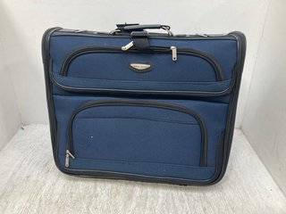 TRAVEL SELECT TS 6944 ROLLING GARMENT BAG IN NAVY: LOCATION - F16