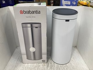 BRABANTIA 30L TOUCH FRESH WHITE BIN: LOCATION - F16