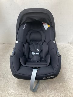 MAXI-COSI CABRIOFIX CAR SEAT IN BLACK: LOCATION - F11