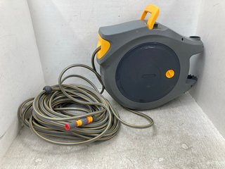 HOZELOCK WALL MOUNTED HOSE REEL WITH HOSE: LOCATION - F10