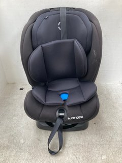 MAXI-COSI TITAN CAR SEAT IN BLACK: LOCATION - F9