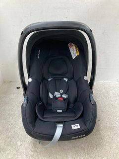 MAXI-COSI CABRIOFIX CAR SEAT IN BLACK: LOCATION - F9