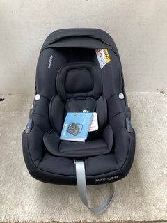 MAXI-COSI CABRIOFIX I-SIZE CAR SEAT IN BLACK: LOCATION - F8