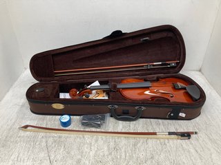 STENTOR STUDENT STANDARD VIOLIN AND CASE: LOCATION - F7