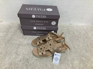 2 X PAVERS POLY WOMENS SANDALS IN GOLD UK SIZE 5: LOCATION - G5