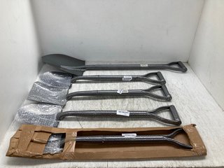 5 X ASSORTED SIZES GARDEN SHOVELS IN GREY: LOCATION - E3