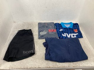 4 X ASSORTED MENS CLOTHING TO INCLUDE NIKE THE GUNNERS ARSENAL FOOTBALL SHIRT - SIZE UK M: LOCATION - G10