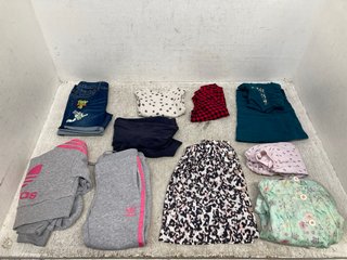 QTY OF ASSORTED KIDS CLOTHING TO INCLUDE FALMER DENIM SHORTS - SIZE UK 10-11 YR UK: LOCATION - G11