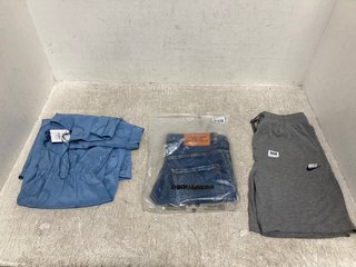 3 X ASSORTED CLOTHING TO INCLUDE NIKE GREY SHORTS - SIZE XL: LOCATION - G11