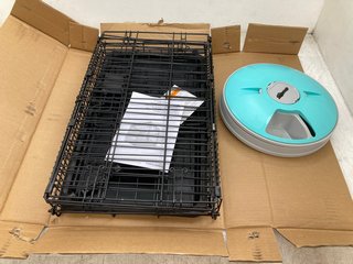 FOLDABLE DOG METAL CRATE IN SMALL TO INCLUDE ELECTRONIC TIMED PET FEEDER: LOCATION - E4