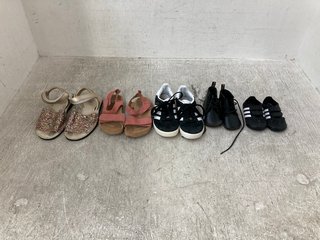 QTY OF ASSORTED KIDS SHOES TO INCLUDE DOC MARTENS BOOTS IN BLACK - SIZE UK 2 NEWBORN: LOCATION - G13