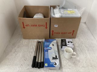 QTY OF ASSORTED HOUSEHOLD ITEMS TO INCLUDE ANGLED GROUT BRUSH WITH 4 PIECE HANDLE AND PLASTIC DESK TRASH CAN: LOCATION - G16