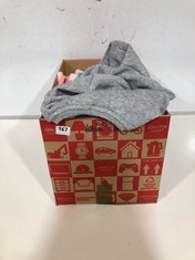 BOX OF ASSORTED KIDS CLOTHING TO INCLUDE SHEIN TEEN SWEATER GREY WITH BLACK BROOKYLN LOGO SIZE 12-13YRS