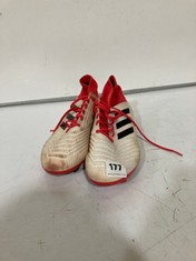 ADIDAS PREDATOR FOOTY BOOTS WHITE/RED SIZE 10