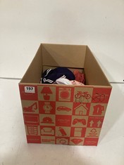 BOX OF ASSORTED KIDS CLOTHING TO INCLUDE NAVY SHORTS WITH WHITE STRIPE SIZE 6-12MTHS