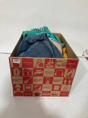 BOX OF ASSORTED ADULT CLOTHING TO INCLUDE ROMWE DENIM SHORTS BLUE SIZE 32