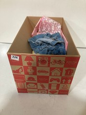 BOX OF ASSORTED KIDS CLOTHING TO INCLUDE DENIM JACKET BLUE SIZE 6-9MTHS