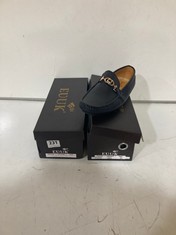 2 X EVUK SLIP ON SHOES 1 X NAVY SIZE 43 1 X BLACK SIZE 43