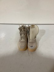 ADIDAS RIVALRY HI TRAINERS CREAM/NATURAL SIZE 5.5