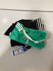 2 X ASSORTED ADIDAS CLOTHING TO INCLUDE ESS TEE SHIRT GREEN/WHITE SIZE 16