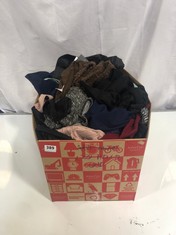 BOX OF ASSORTED ADULT CLOTHING TO INCLUDE CARGO SHORTS GREY CAMO SIZE 40