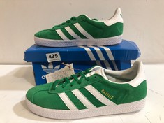 ADIDAS GAZELLE J TRAINERS GREEN/WHITE SUEDE SIZE 5