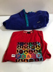 2 X ASSORTED CLOTHING TO INCLUDE PAUL SMITH T-SHIRT RED WITH LOGO SIZE XL