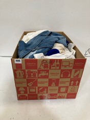 BOX OF ASSORTED ADULT CLOTHING TO INCLUDE PRETTY LITTLE THING SHAPE DENIM SEAM DETAIL HOTPANTS MID BLUE WASH SIZE 12