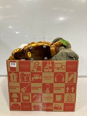 BOX OF ASSORTED SOFT PLUSH TOYS TO INCLUDE MY NEIGHBOUR TOTORO TWO HORSEPOWER TORTOISE