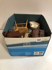 A BOX OF ASSORTED VINTAGE ITEMS