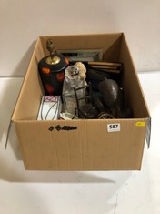 A BOX OF ASSORTED VINTAGE ITEMS