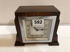 AN ART DECO MANTEL CLOCK