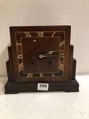 AN ART DECO MANTEL CLOCK