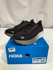 HOKA W ARAHI 6 TRAINERS BLACK/WHITE SIZE 5 RRP- £130