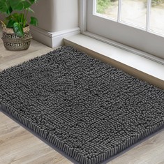 QUANTITY OF ASSORTED ITEMS TO INCLUDE FOXCOOL DOOR MATS INDOOR BATH MAT NON SLIP DIRT TRAPPER DOORMAT SOFT ABSORBENT ENTRANCE RUG FLOOR MAT INDOOR MATS FOR FRONT BACK DOOR, ENTRYWAY,BATHROOM,PETS AND