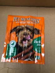 30 X PET  MUNCHIES DOG STIX RRP £100: LOCATION - RACK F