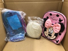 QUANTITY OF ITEMS TO INCLUDE PINK WITH BLACK POLKA DOTS MINNIE MOUSE KIDS BAG BY DISNEY: LOCATION - D