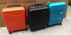 QUANTITY OF ITEMS TO INCLUDE AN AMERICAN TOURISTER CYAN COLOURED SUITCASE SIZE MEDIUM: LOCATION - E