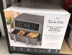 SUR LA TABLE DIGITAL AIR FRYER DUAL GREY BASKET 10.4L WITH REMOVABLE SEPARATOR, NON-STICK CRISPER TRAY.: LOCATION - E