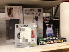 QUANTITY OF ITEMS TO INCLUDE BREVILLE BLEND ACTIVE PERSONAL BLENDER & SMOOTHIE MAKER | 350W | 2 PORTABLE BLEND ACTIVE BOTTLES (600ML) | LEAK PROOF LIDS | WHITE & GREEN [VBL246]: LOCATION - G RACK