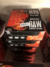 QUANTITY OF ITEMS TO INCLUDE WARRIOR RAW PROTEIN FLAPJACKS – 12 BARS X 75G EACH – PACKED WITH 20G OF PROTEIN – LOW SUGAR, HIGH IN FIBRE (SALTED CARAMEL) - BEST BEFORE JUL 24: LOCATION - H RACK