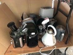 QTY OF ASSORTED HOME ITEMS TO INCLUDE BOSCH TASSIMO COFFEE MAKER: LOCATION - BACK TABLES(COLLECTION OR OPTIONAL DELIVERY AVAILABLE)